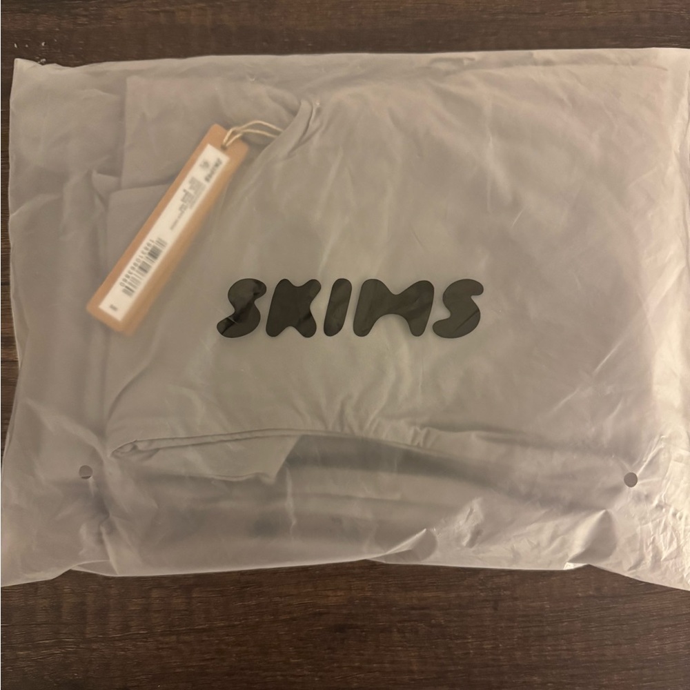 SKIMS FITS EVERYBODY LOW BACK ONESIE - SMOKE - Picture 4 of 6